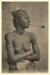 Курящая аборигенка