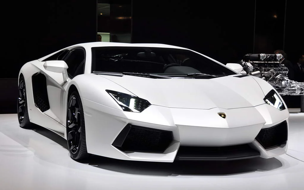 01-lamborghini-aventador.webp
