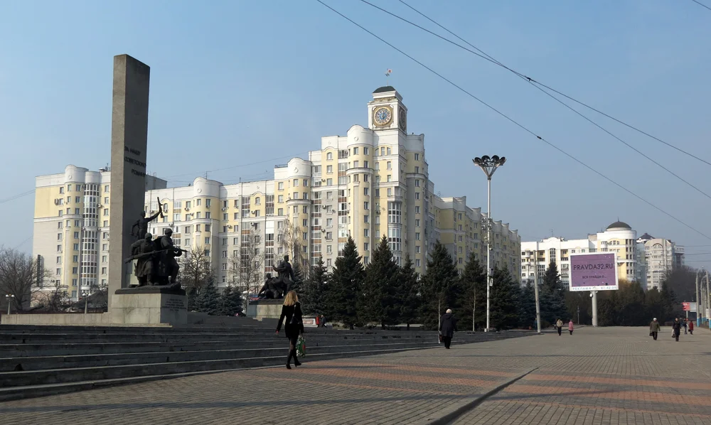 03_Площадь партизан.webp