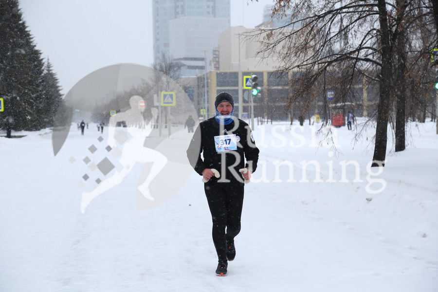 05779-WinterHalf-20161204-2ed07edc-b409-481a-a84e-2ad51cf1b96c-water.jpg