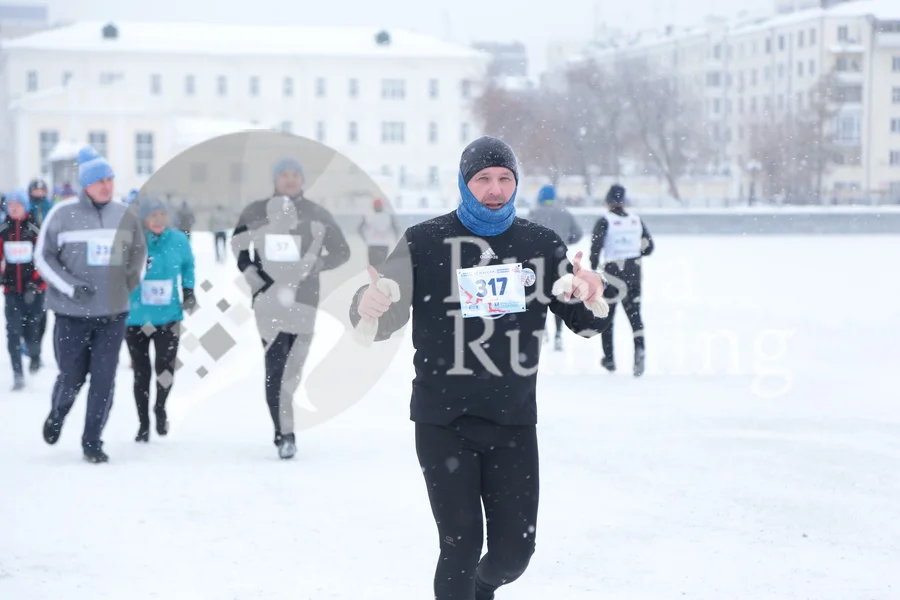 06425-WinterHalf-20161204-d2605f71-7f3a-437f-a5ea-cc76800a4374-water.webp