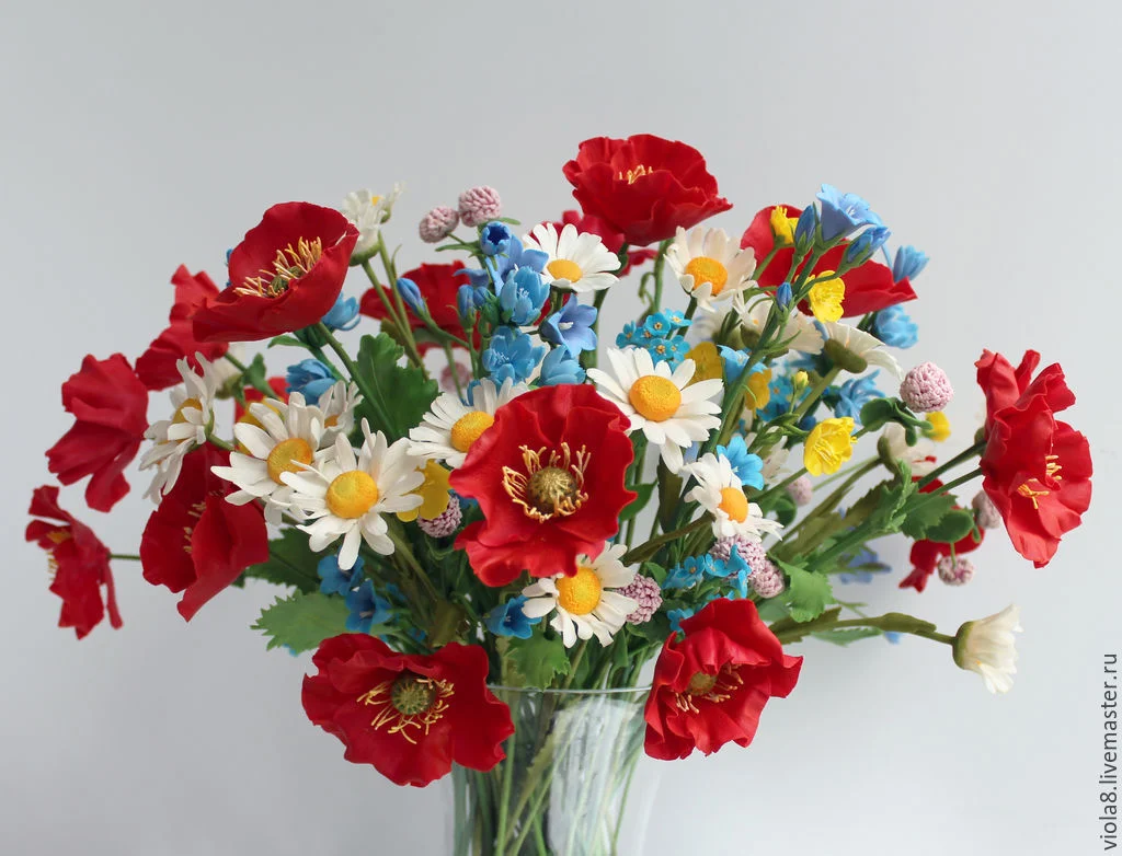 07f57077fea62ff49c2789b0be12--tsvety-i-floristika-buket-polevye-tsvety-buket-mak-romashka-k.webp