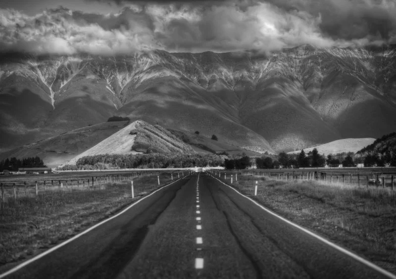 0af35d6b9a9ae452c12714d890fa12e3_z_bw.webp
