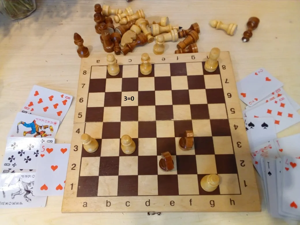 10 Шахматная доска гот.webp