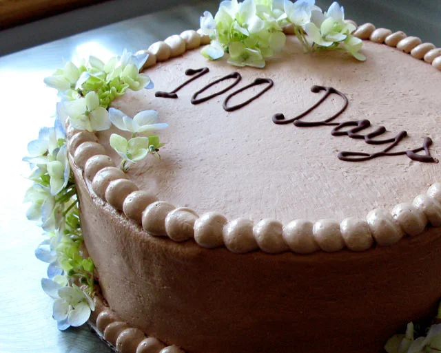 100days cake.webp