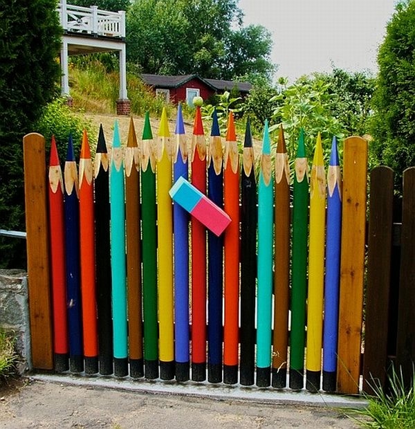 107400896_Pencil_and_eraser_garden_gate.jpg