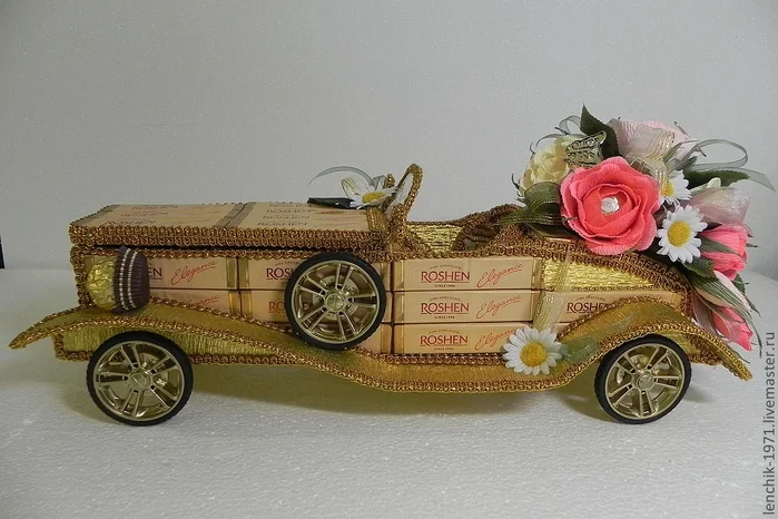 107743271_RETRO_AVTOMOBILI_iz_shokoladnuyh_konfet__1_.webp