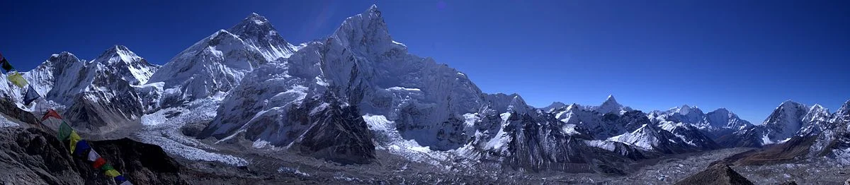 1200px-Everest_panorama_from_Kala_Patthar.webp