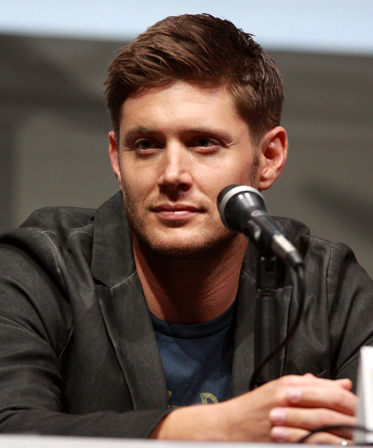 1200px-Jensen_Ackles_by_Gage_Skidmore_2.webp