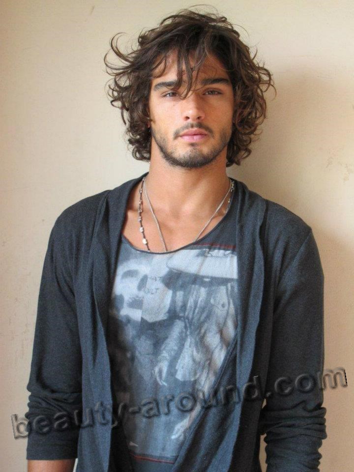 12Polaroids_MarlonTeixeira_01.jpg