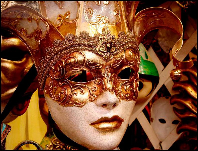 1324562787_venetian-masks-1.jpg