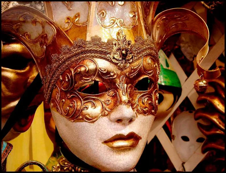 1324562787_venetian-masks-1.webp