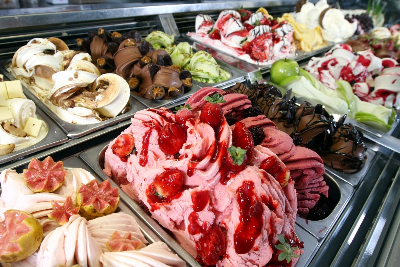 1400px-Страны_самым_вкусным_мороженым_Gelato1.jpg