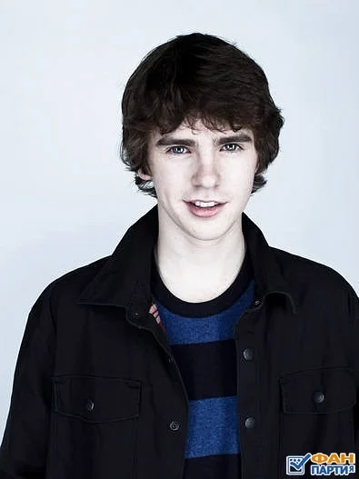 1407173_freddie_highmore_pic.webp