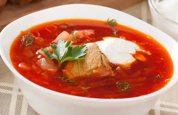 1488067383_kak-sdelat-borsch-nasyschenno-krasnym.webp