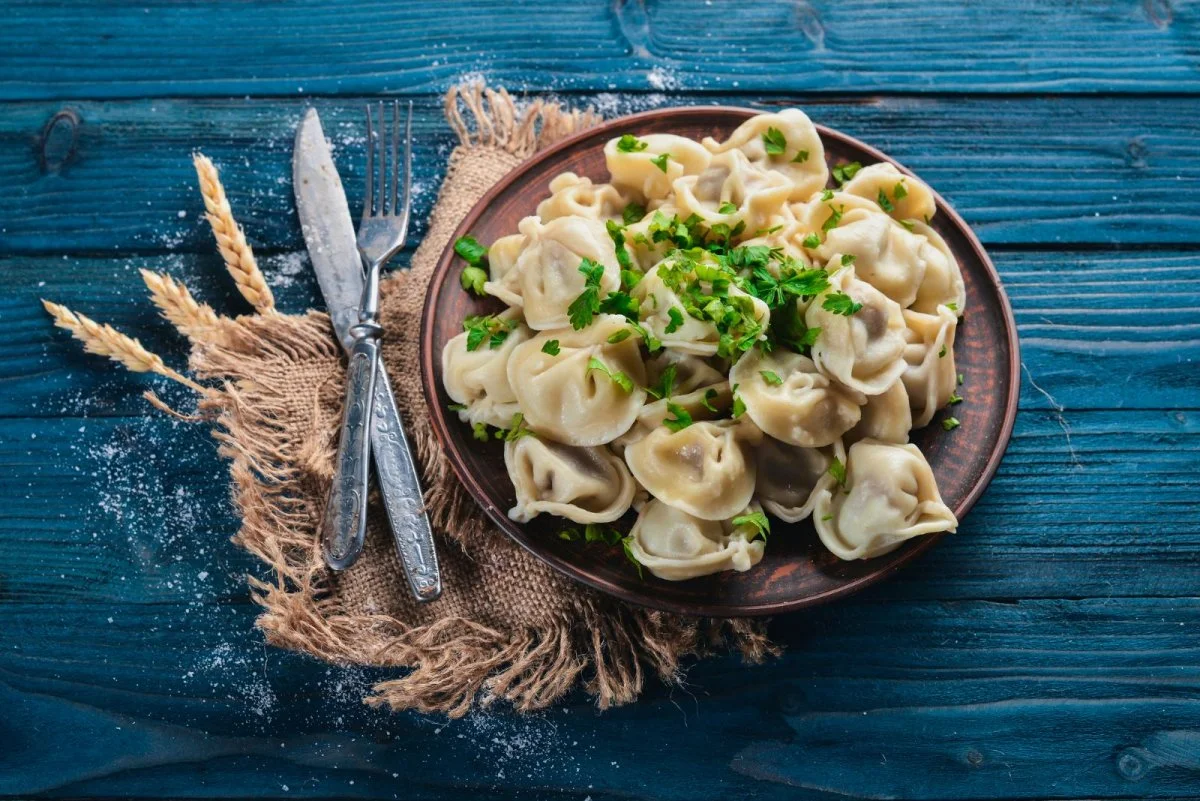 1627652546_10-kartinkin-com-p-appetitnie-pelmeni-yeda-krasivo-foto-14.webp
