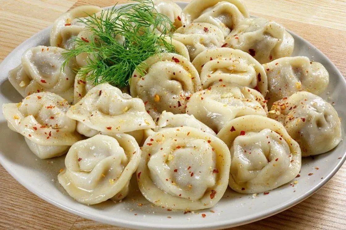 1663755844_6-mykaleidoscope-ru-p-appetitnie-pelmeni-yeda-krasivo-6.webp