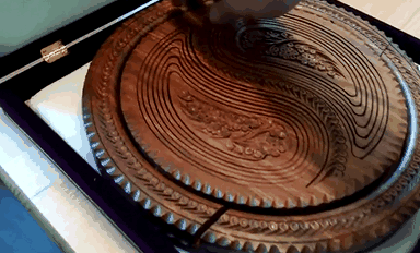 17.04.30- Vyrezano_vruchnuyu_iz_tselnogo_kuska_dereva.gif