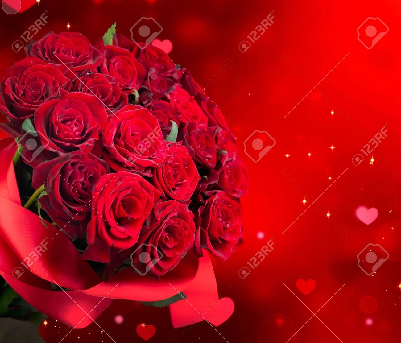 17772005-big-red-roses-bouquet.webp