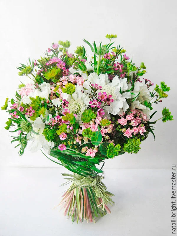 1f87fca929391329cc70538599yf--tsvety-i-floristika-buket-polevyh-tsvetov.webp