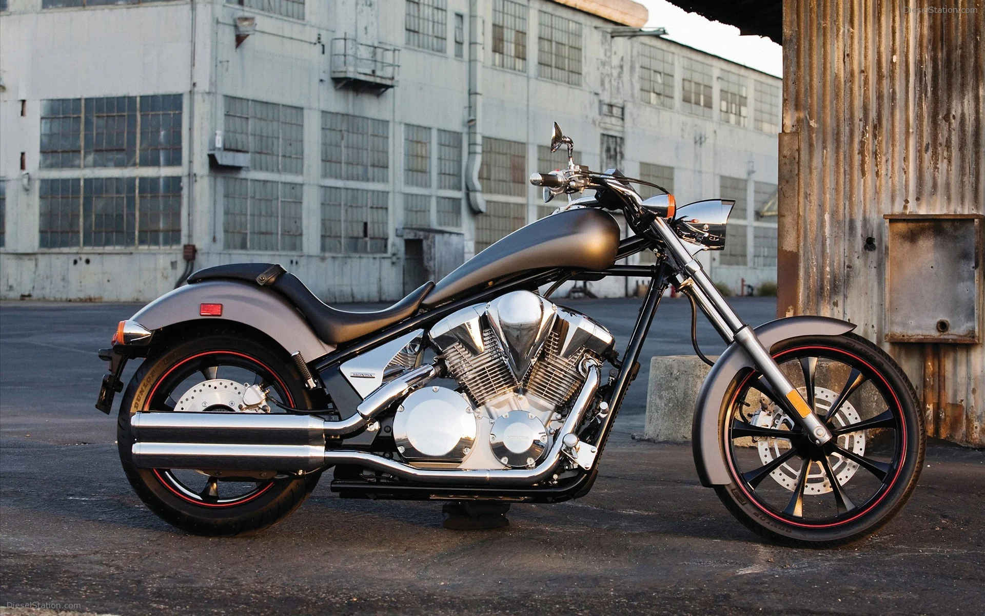 2010-Honda-Fury-widescreen-01.webp