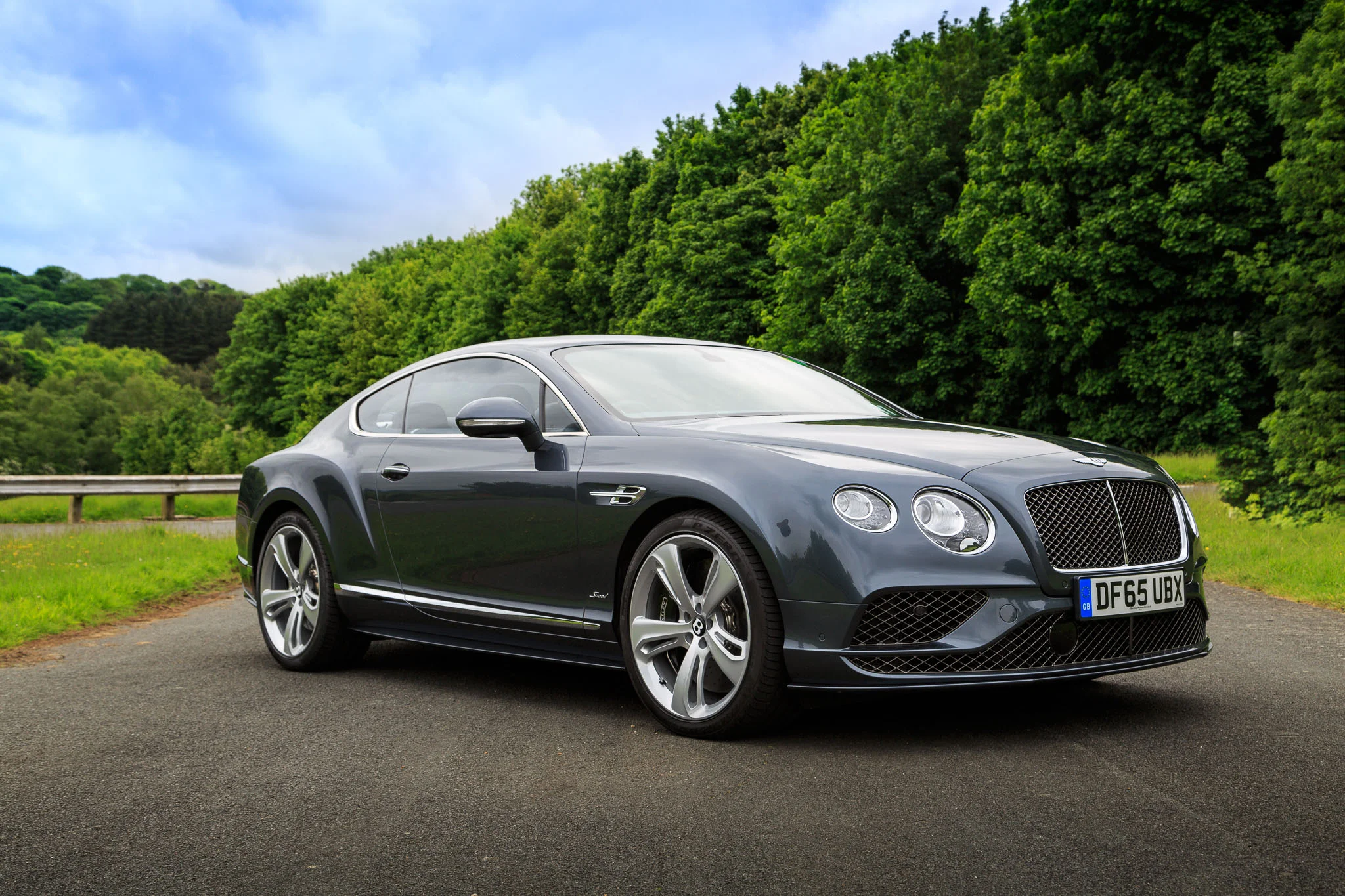 2016-Bentley-Continental-GT-Speed-Coupe-12.webp