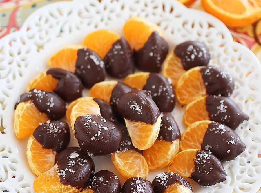 2018-12-18-chocolatedippedclementines-3-900x666.webp