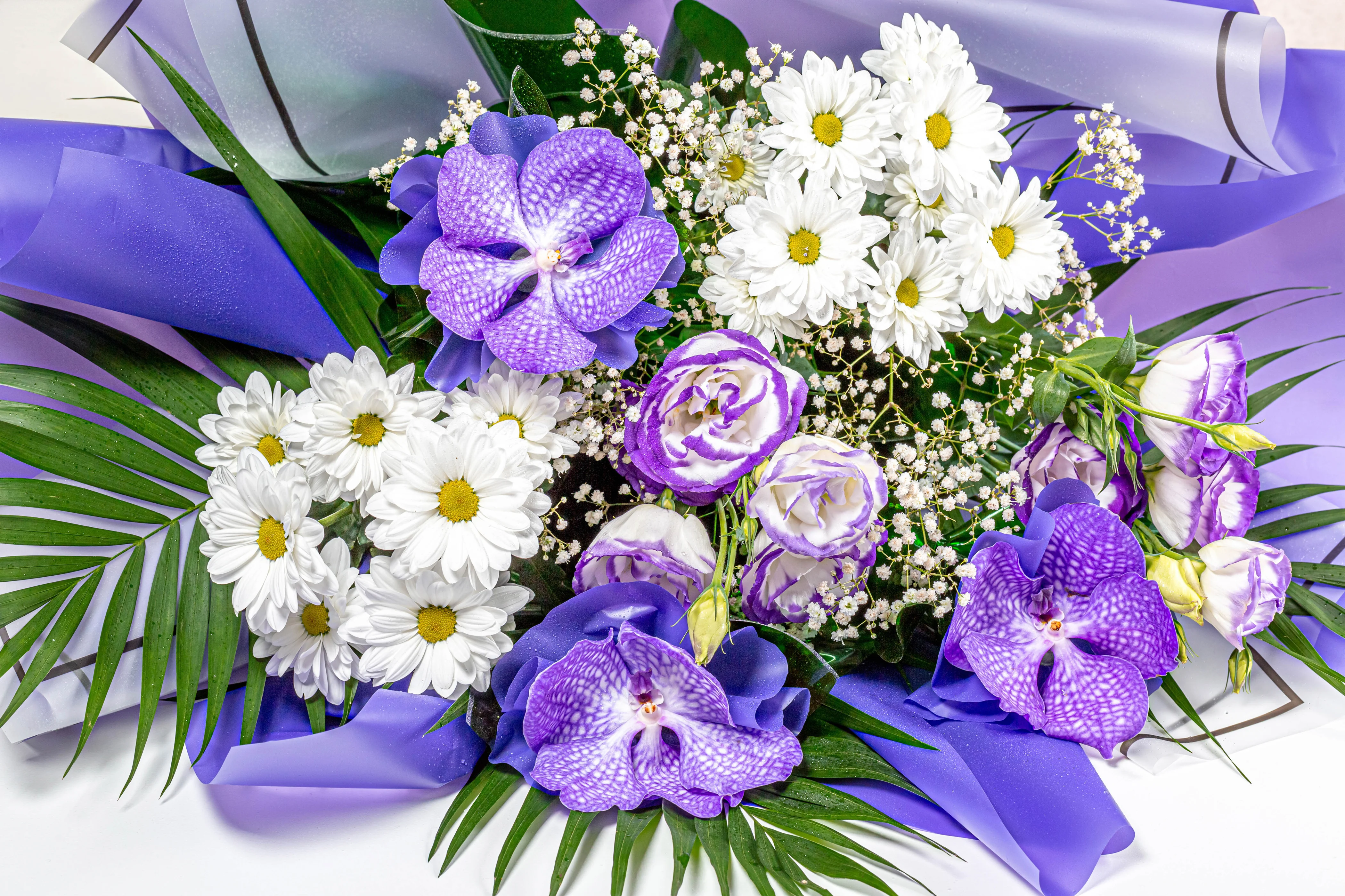 2020Nature___Flowers_Beautiful_bouquet_with_orchid__chrysanthemum_and_eustoma_flowers_140334_.webp