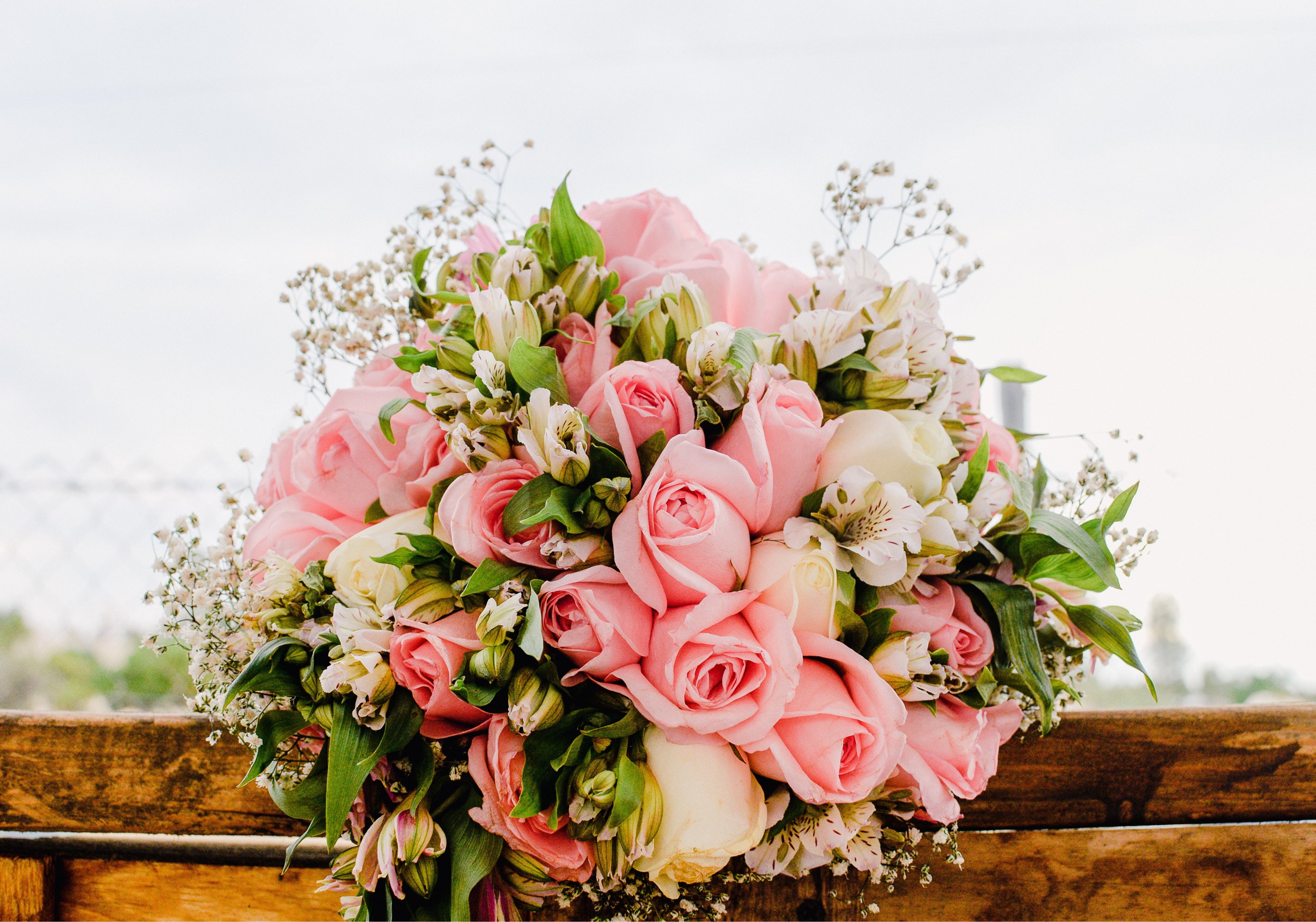 2021Nature___Flowers_Beautiful_pink_wedding_bouquet_153219_.jpg