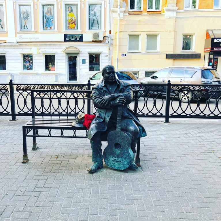 2163878395-0 (1).webp