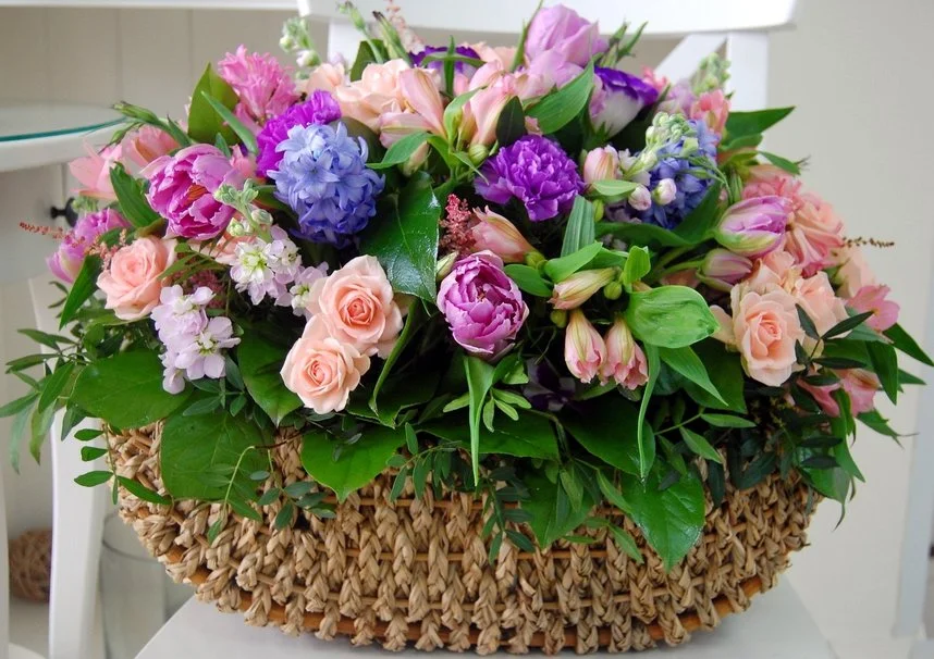 229250_basket-of-flowers_p.webp
