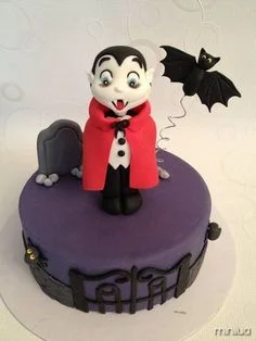 2523c64fb5a8be27ddb739bb2c0e9ed4--halloween-vampire-holiday-cakes.webp