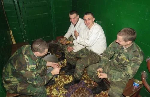 25_1-картошку-чистить-весело (1).webp