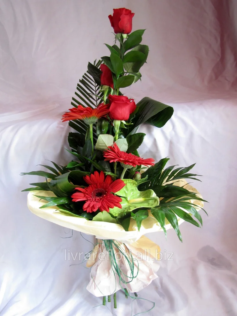 2867__bouquets__of__flowers__delivery__in__moldova__and__chisinau.webp