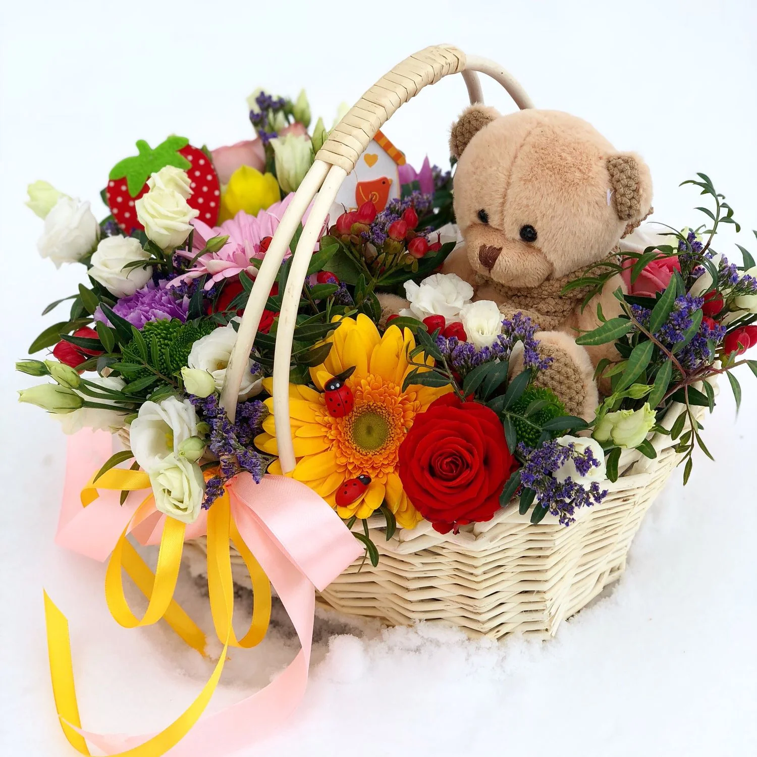 36e554b7960c50b35946cd8322r5--tsvety-i-floristika-tsvety-dlya-devochki-mishka-i-korzinka.webp