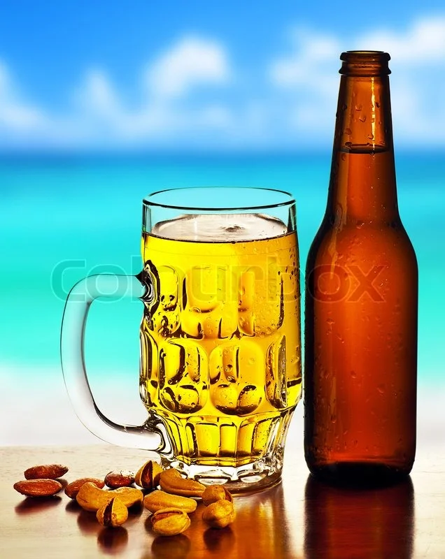 4155474-cold-beer-on-the-beach.webp