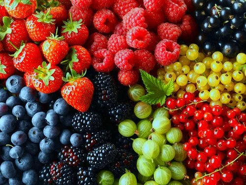 434126645-berry-colors-fruit-nice-pretty-strawberry-summer-yummy-Favim_com-792770.webp