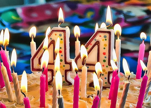 44th_Birthday_Cake.webp