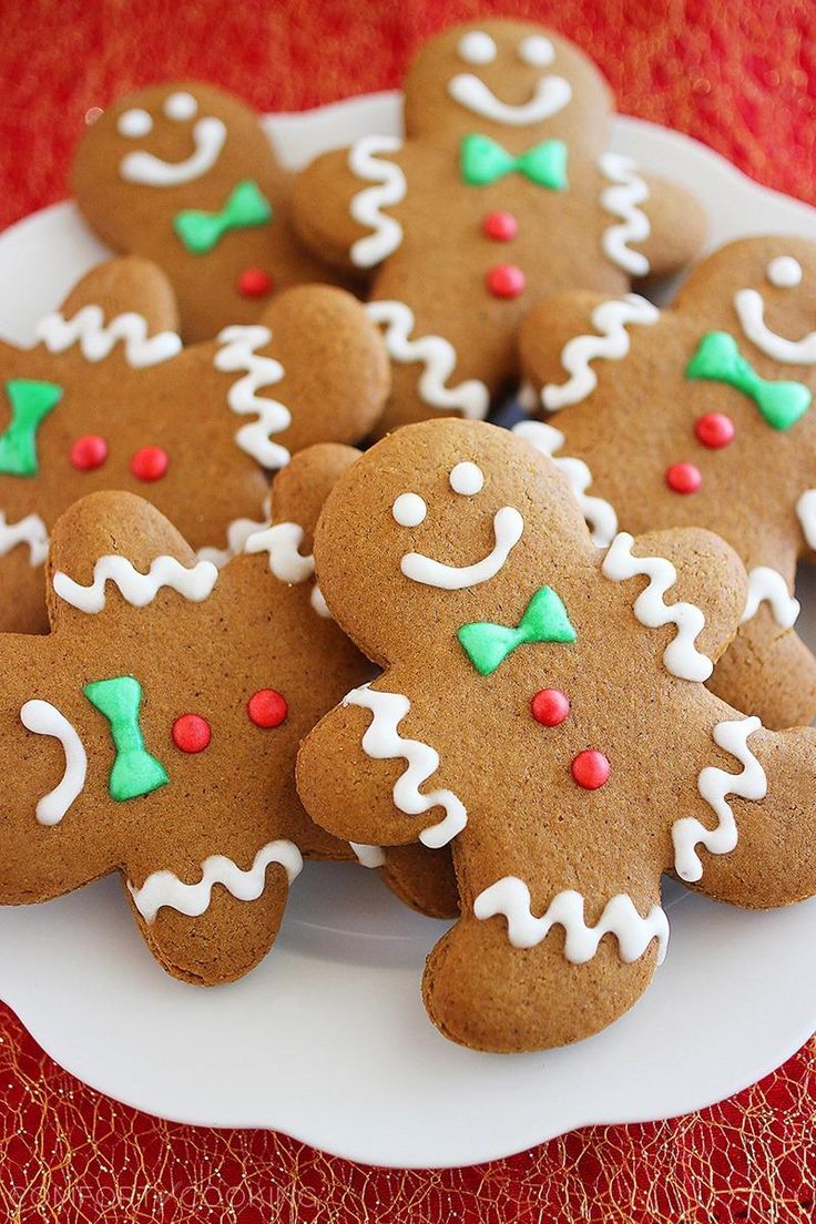 519f0062c8c5f9b4a883ab6bd7c10b7c--gingerbread-man-cookies-christmas-nibbles.jpg