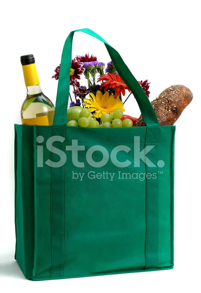 5305326-reusable-green-shopping-bag-with-groceries.webp