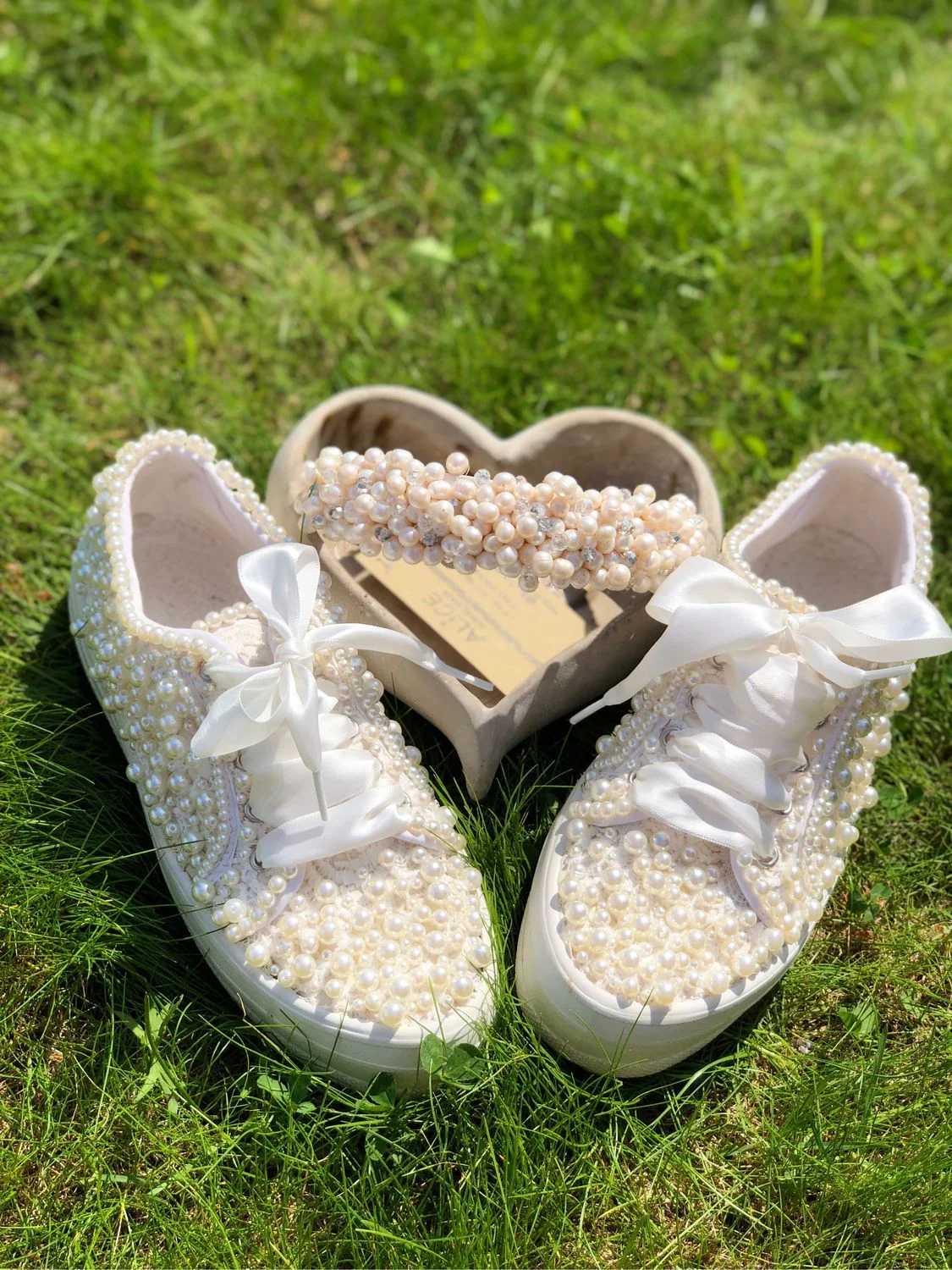 5b465a335666b91d98ef5f153avy--obuv-ruchnoj-raboty-kedy-dlya-nevesty-kedy-rasshitye-zhemchug.jpg