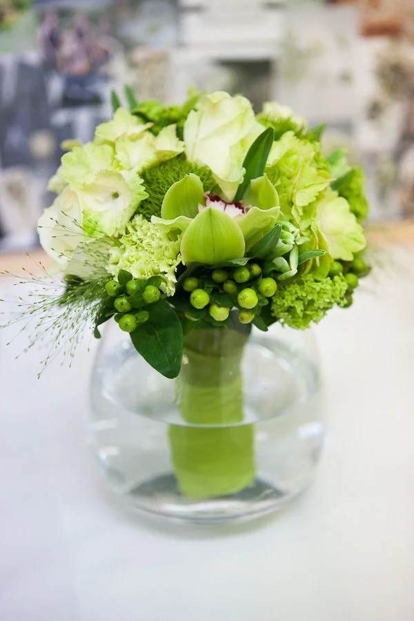6424ff17eca61eaf7ac3d40ffe8a0eb1--green-wedding-themes-green-weddings.webp