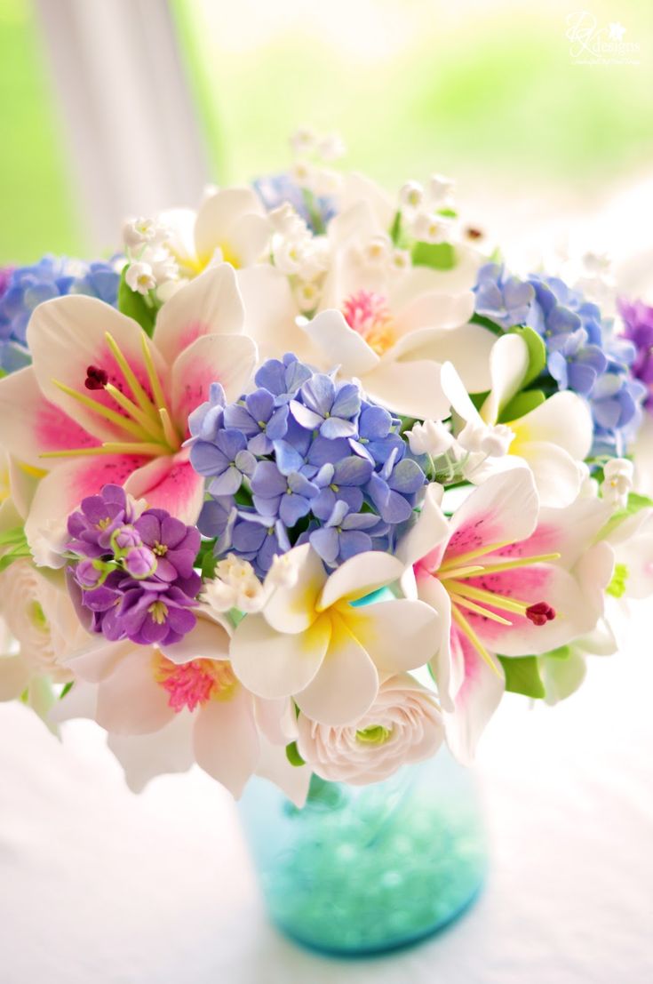 6c72b5c9bed9b1a3457313639a7d1f44--sugar-flowers-fresh-flowers.jpg