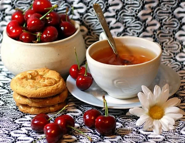 75979354_tea_with_cookies_and_cherries__Flickr__Photo_Sharing.webp