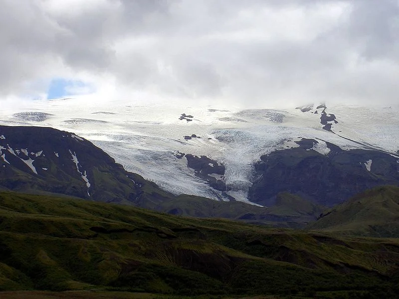 800px-Eyjafjallajökull_glacier_in_Iceland_2005_1.webp
