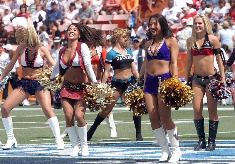 800px-Pro_Bowl_2006_cheerleaders.jpg