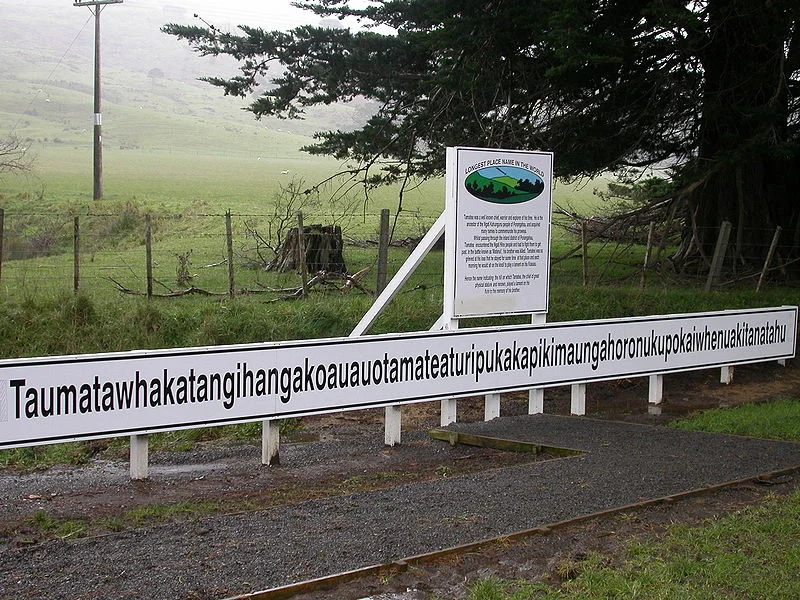 800px-Taumata_sign_2006.webp