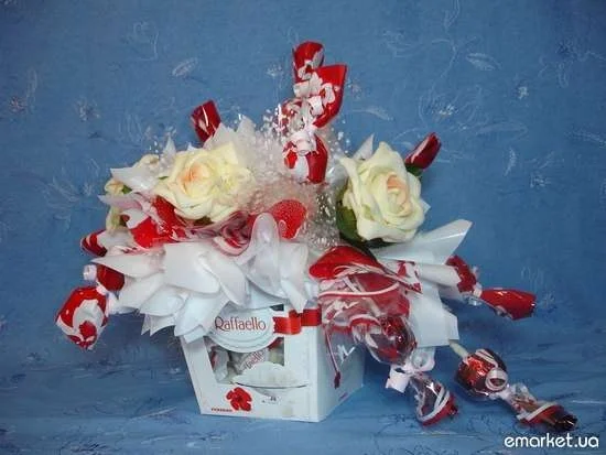 86243091_1_644x461_buket-iz-konfet-rafaello-harkov.webp
