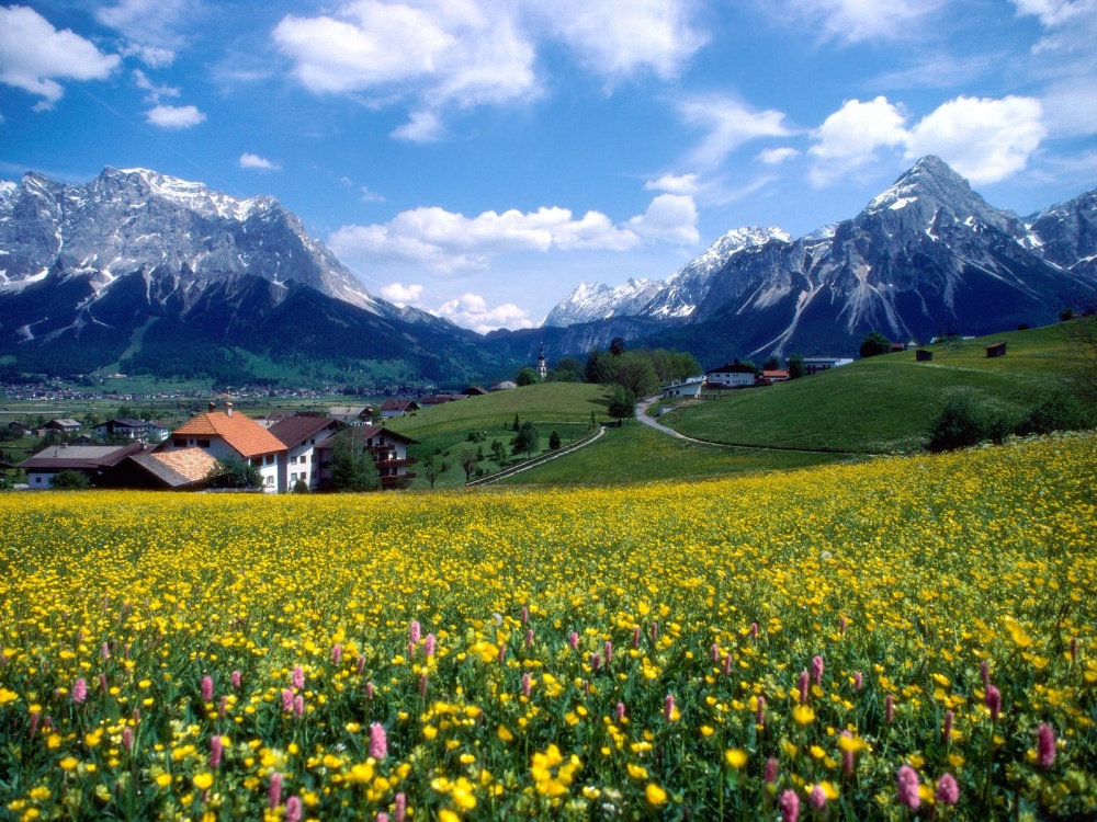 9094460-R3L8T8D-1000-Countryside-Splendor-France.jpg