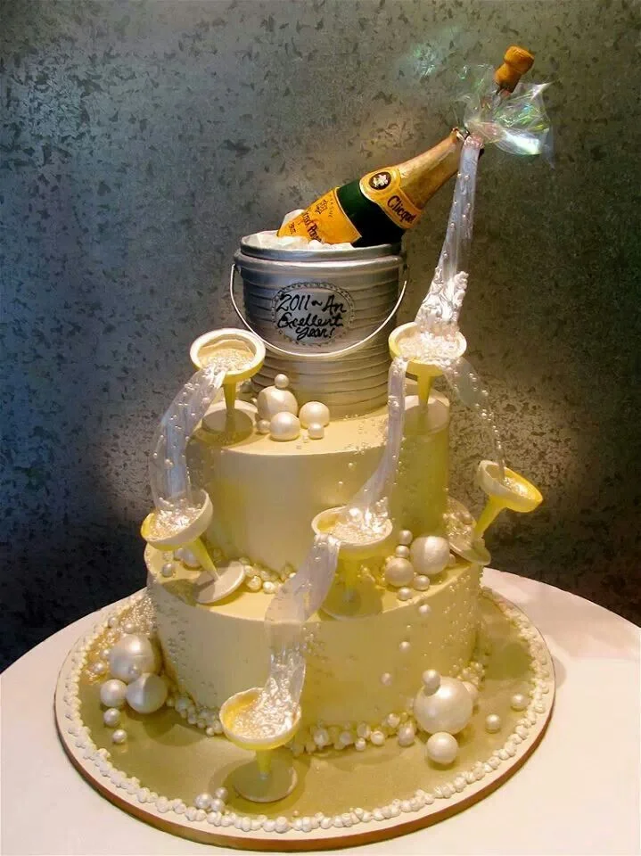 98ae51f72222ec4cace786b7e6aa0301--champagne-wedding-cakes-champagne-bottle-cake.webp